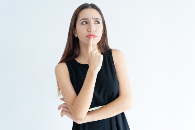 mulher com dúvida de onde vem o nome pilates?