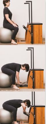 mulher realizando exercício spine stretch de pilates na chair