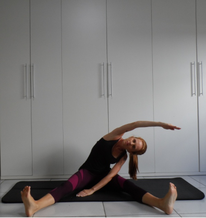 Abertura de perna com flexão lateral