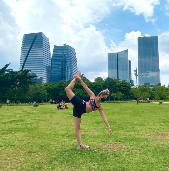 Marcella Contursi treinando no parque