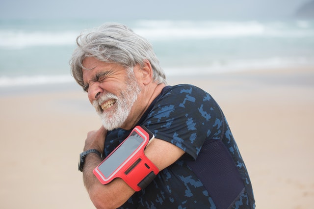Como a prática de pilates atua no tratamento de lesões no manguito rotador